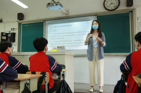 重整旗鼓！看102高級中學的“孩子王”為學生開學上課保駕護航