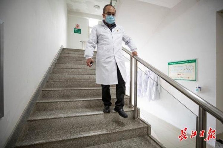 感動無數人的金銀潭醫院院長入選國家榮譽稱號 他是咱河南老鄉