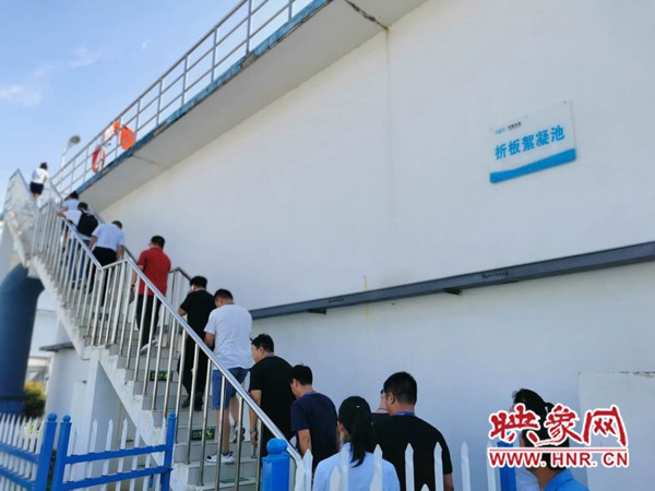 周口水廠開放日 揭秘“一滴水”誕生過程